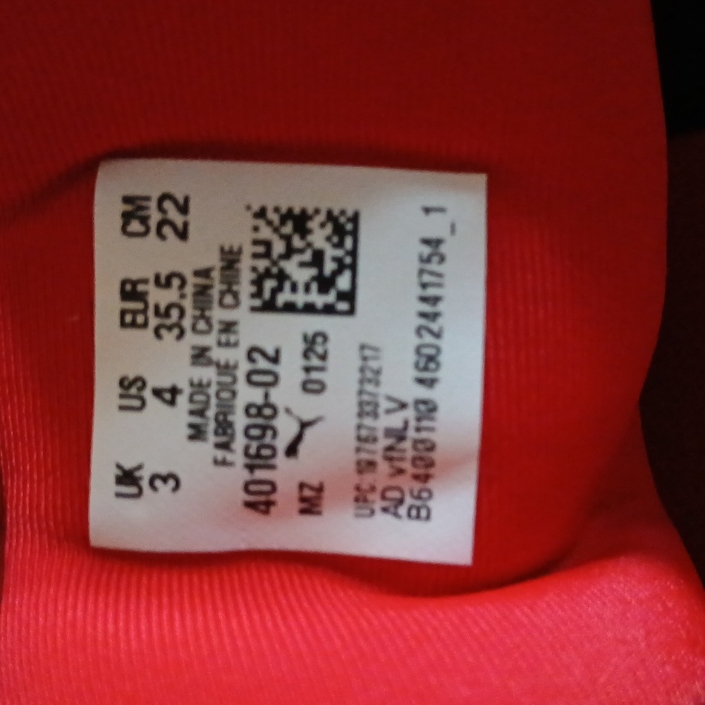 NWOT PUMA SPEEDCATS - Picture 6 of 7